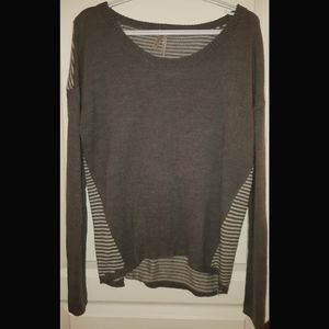 Long sleeve knit top